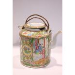 A CHINESE FAMILLE ROSE MEDALLION TEA POT, with enamel painted images of figures and birds amongst