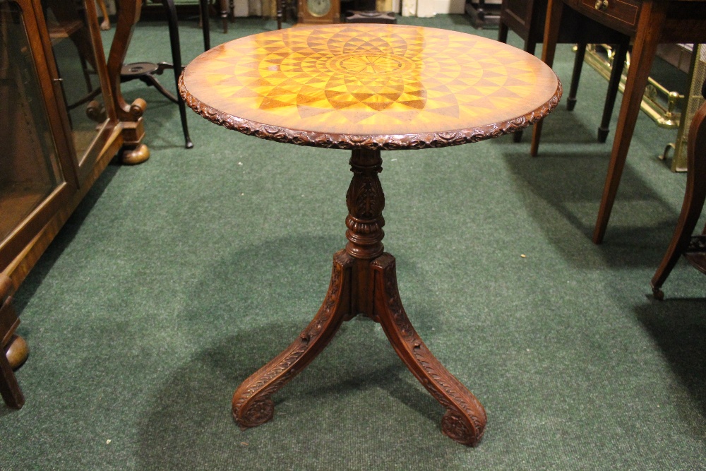 A FINE MARQUETRY INLAID CENTRE / SIDE TABLE, with circular top having spirographic marquetry - Image 2 of 5