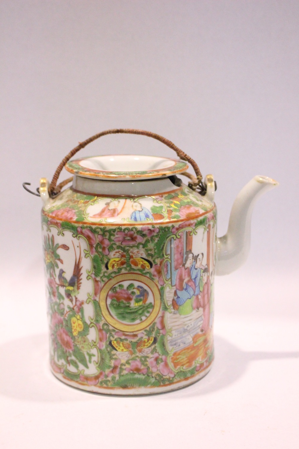 A CHINESE FAMILLE ROSE MEDALLION TEA POT, with enamel painted images of figures and birds amongst - Image 2 of 4