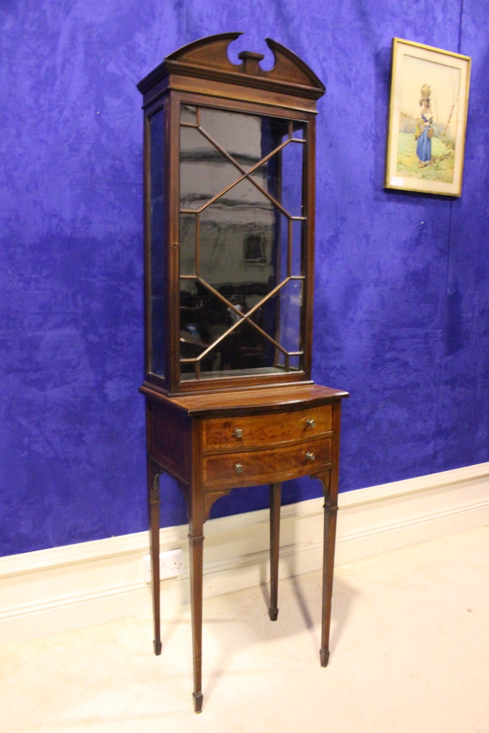 A GOOD QUALITY EDWARDIAN DISPLAY CABINET, Mahogany with satinwood inlaid detail, a single astragal - Image 2 of 5