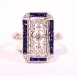 AN 18CT WHITE GOLD DIAMOND & SAPPHIRE ART DECO STYLE RING