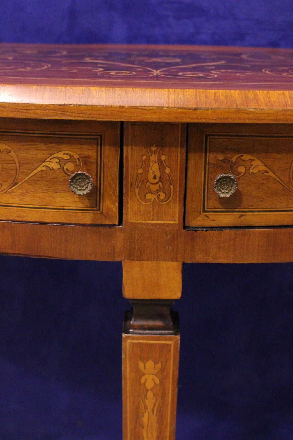A VERY FINE PAIR OF LATE 19TH CENTURY CROSSBANDED ROSEWOOD DEMI LUNE CONSOLE TABLES, each with a - Image 5 of 6
