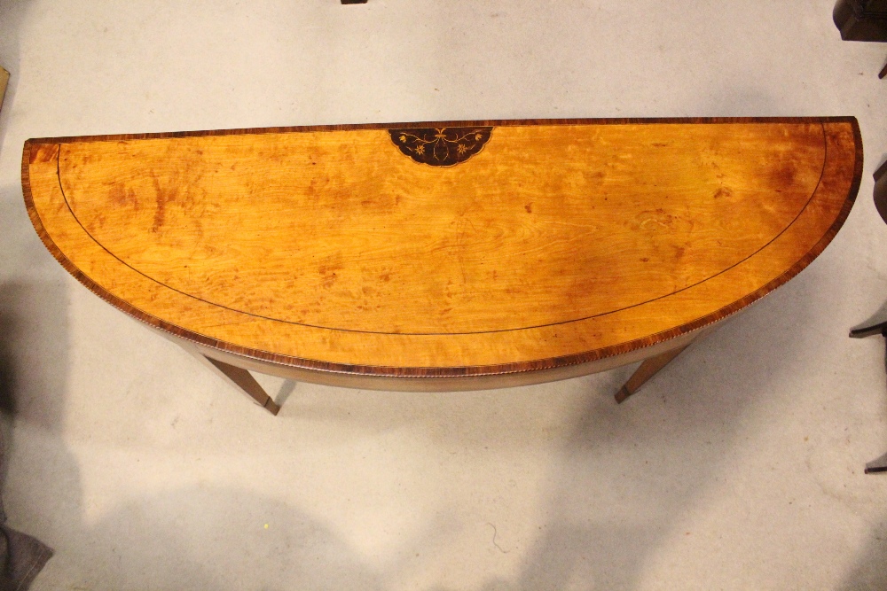 A VERY FINE IRISH 19TH CENTURY ‘ELLIPTICAL’ SIDE TABLE, with marquetry inlaid detail to the - Image 3 of 5
