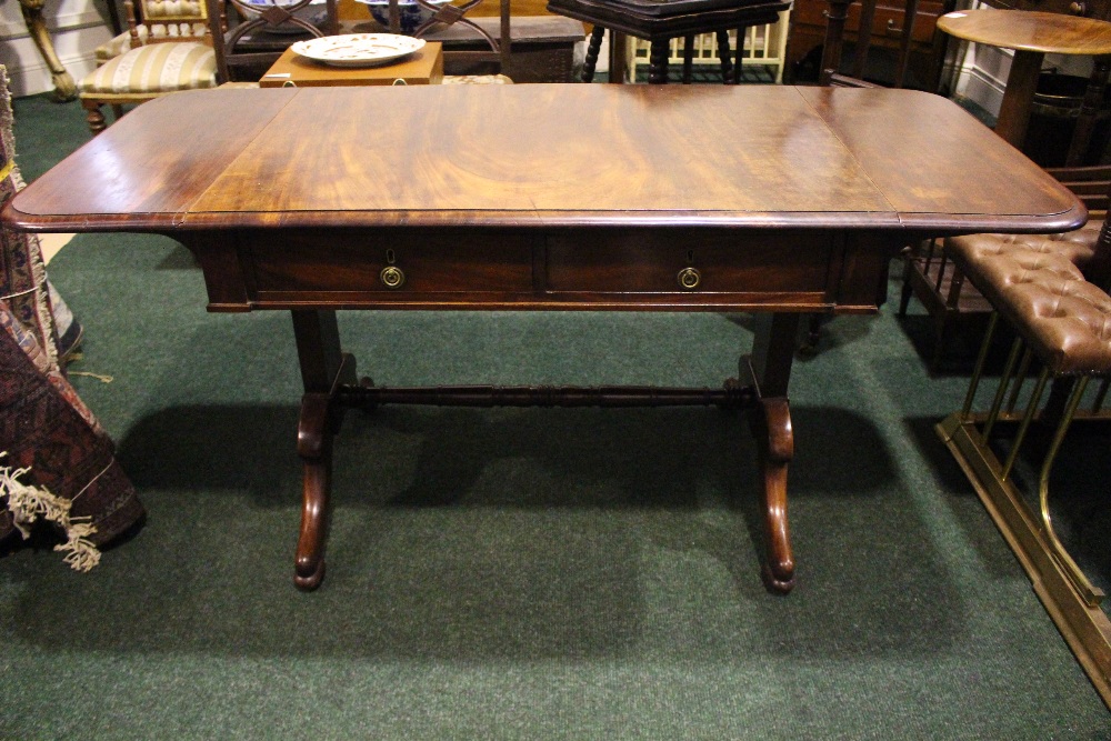 A DROP LEAF SOFA TABLE, with two frieze drawers, raised on a pair of side pod supports with - Image 3 of 5