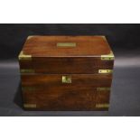 A GOOD QUALITY BRASS BOUND TABLE TOP DECANTER BOX / CELLARET, with brass handles to the side, hinged