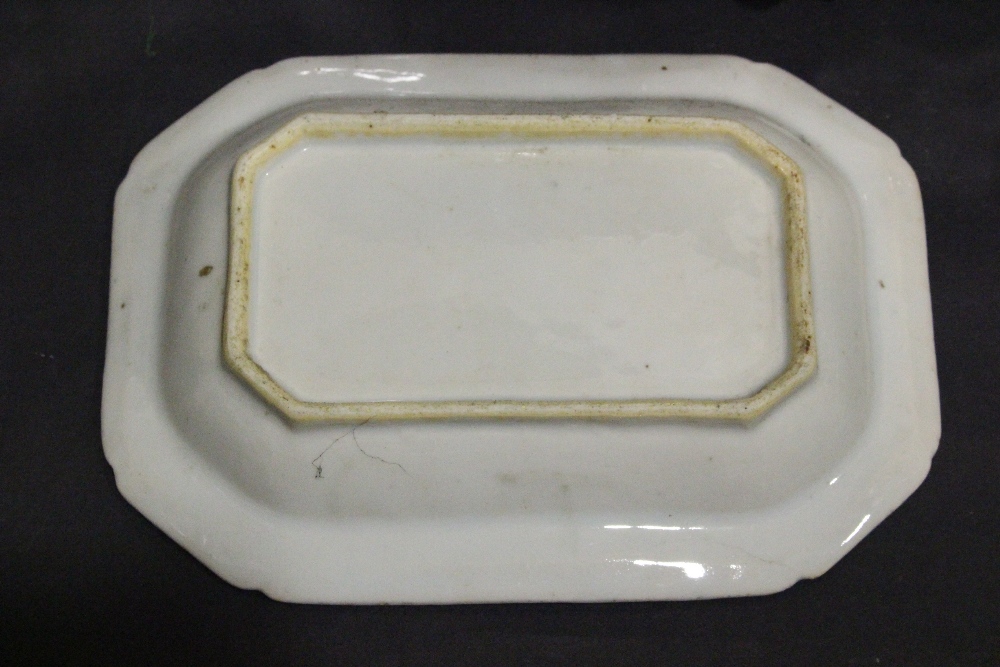 A COLLECTION OF 19TH CENTURY CHINESE EXPORT WARE (5) Serving dishes, includes one labelled ' - Image 3 of 16