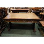 A VERY FINE WILLIAM IV STYLE WRITING DESK / TABLE, with three frieze drawers having brass handles, a