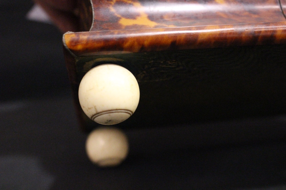 A REGENCY TORTOISE SHELL TEA CADDY, veneered with figured tortoise shell panels divided by silver - Image 6 of 6