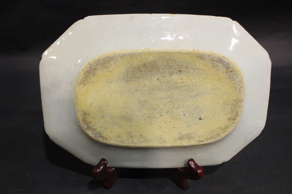 A COLLECTION OF 19TH CENTURY CHINESE EXPORT WARE (5) Serving dishes, includes one labelled ' - Image 16 of 16