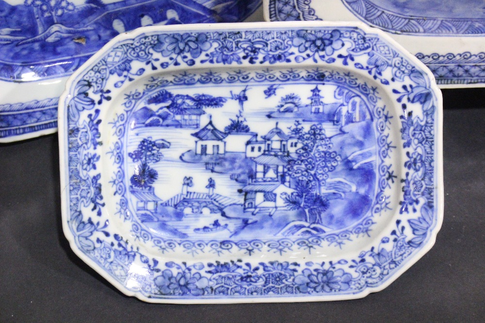 A COLLECTION OF 19TH CENTURY CHINESE EXPORT WARE (5) Serving dishes, includes one labelled ' - Image 2 of 16