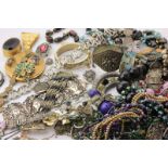 A quantity of costume jewellery and bijouterie