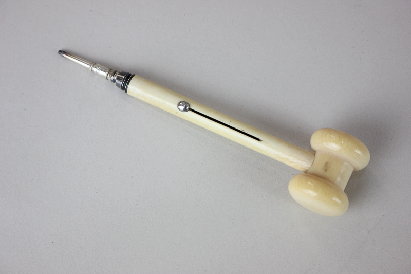 A Victorian novelty ivory pencil by S Mordan and Co, modelled as a gavel, 12cm fully extended - Image 2 of 2