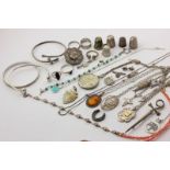 A quantity of silver jewellery and miscellaneous