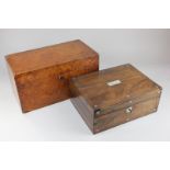 A rosewood jewellery or stationery box, inlaid with mother of pearl, 30.5cm, with key, together with