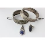Four items of silver jewellery
