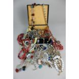 A quantity of costume jewellery