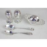 A pair of George V silver peppers, makers Daniel & Charles Houle, London 1917, a silver tea