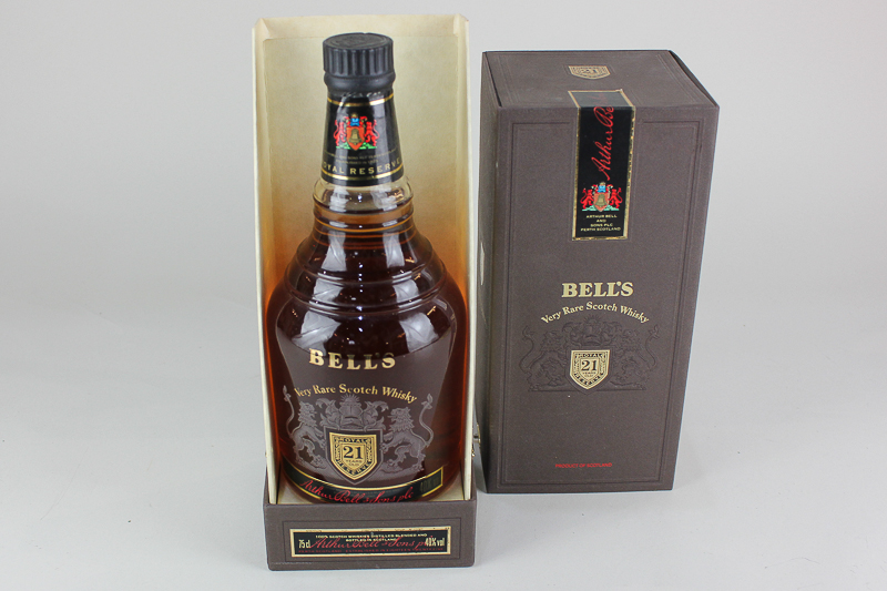 A bottle of Bells 21 Years Old Royal Reserve Very Rare Scotch Whisky, 75cl., 40% vol., boxed