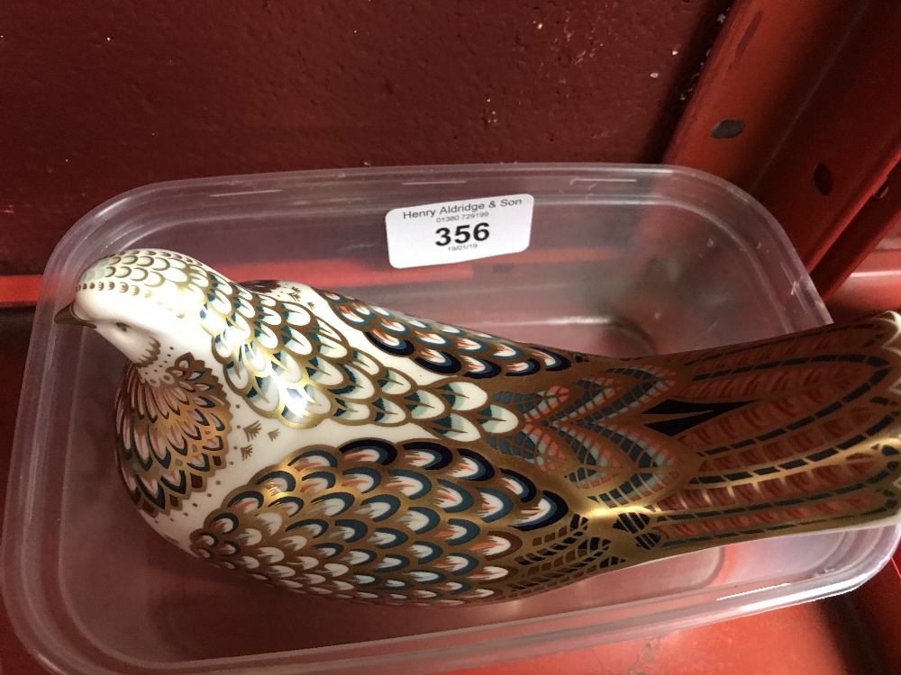 Crown Derby: Imari paperweight Sitting Dove.