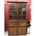 Early 19th cent. good quality mahogany two part secretaire/bookcase with beading & moulded Gothic