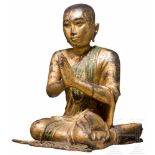 Hölzerner, vergoldeter Buddha, Burma, 19. Jhdt.Vollplastisch gearbeiteter Buddha aus vergoldetem
