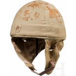 Stahlhelm für Fallschirmjäger, 2. WeltkriegStahl, außen ummantelt mit mehrteiligem, vernähtem