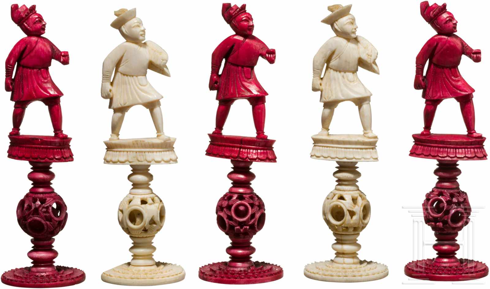 Geschnitztes Schachspiel aus Elfenbein, China, Kanton, 19. Jhdt.Jeweils mehrteilig gearbeitet und - Image 6 of 7
