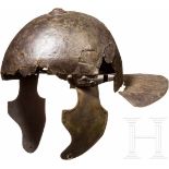 Römischer Infanteriehelm, Typ Weisenau, 2. Hälfte 1. - frühes 2. Jhdt. n. Chr.Bronzene Kalotte mit