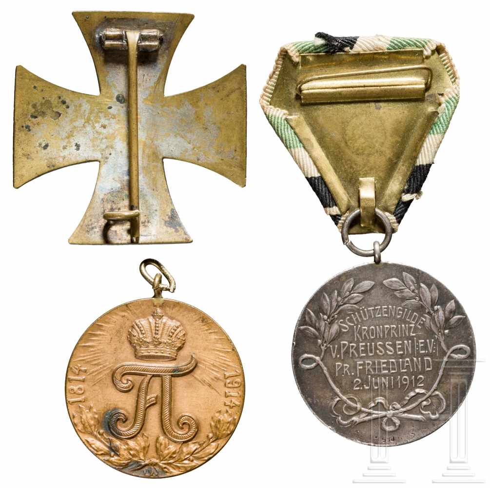 Auszeichnungen für Offiziere des Kaiser Franz Garde-Grenadier-Regiments Nr. 2Eisernes Kreuz 1. - Image 2 of 2