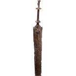 Eisernes Schwert mit Teil der Scheide, Mittlere Latènezeit, 3. - 2. Jhdt. v. Chr.Zweischneidige