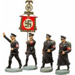 Vier Elastolin SS Figuren mit Standartenträger und Führer mit beweglichem ArmVier politische SS