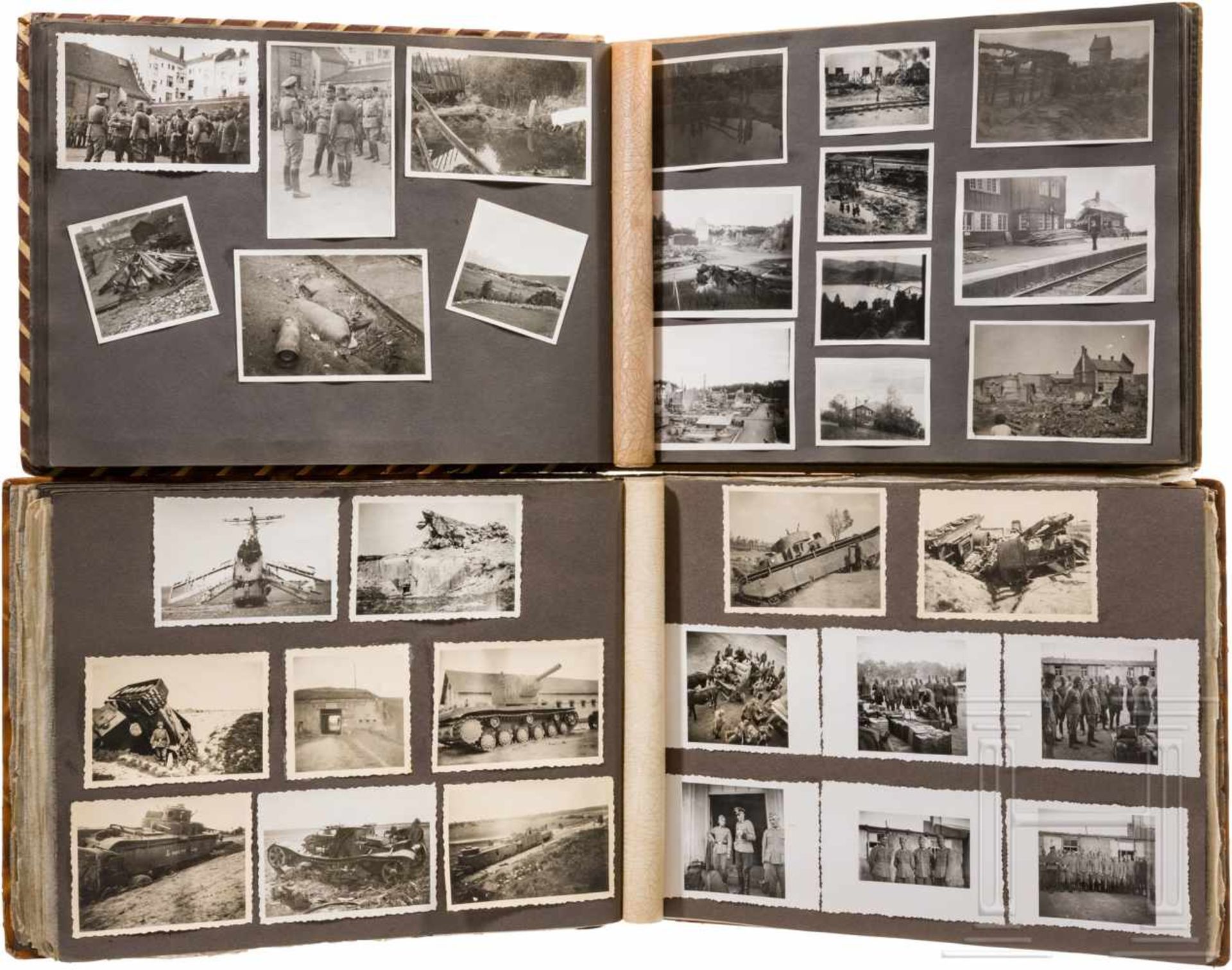 Zwei Fotoalben eines Angehörigen der SchutzpolizeiEin Album mit ca. 130 Fotos von der Fahrt nach