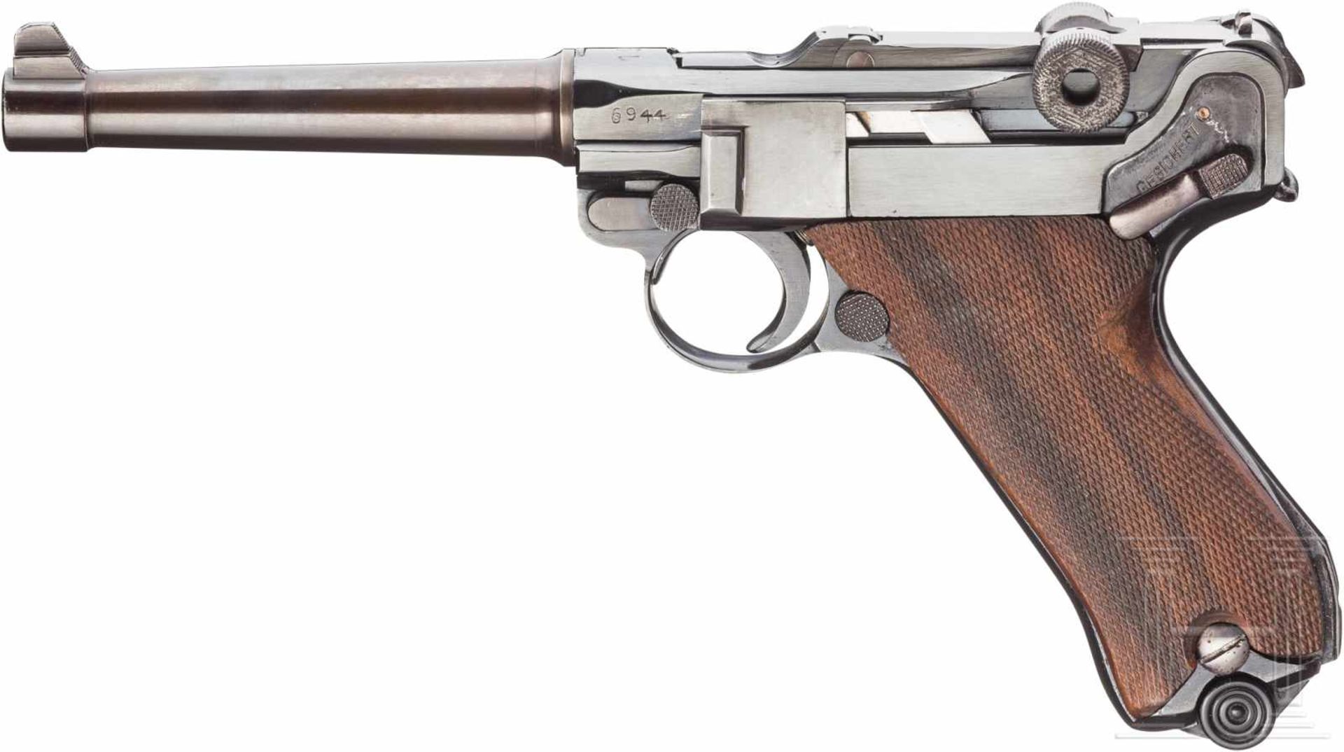 Pistole 08, DWM 1917Kal. 9 mm Luger, Nr. 6944, Gabelstück und Griffstück nummerngleich, der Rest der