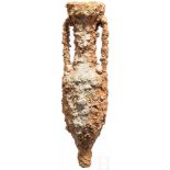 Kleine Weinamphore, römisch, 1. Jhdt. v. Chr.Schlanke zylindrische Amphore aus hellem Scherben,