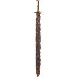 Frühmittelalterliche Spatha, 6. Jhdt.Merowingerzeitliches Langschwert mit 5 cm breiter Klinge, deren