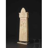 Grabstele des Lykios, griechisch, 4. Jhdt. v. Chr.Die sich nach oben leicht verjüngende