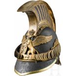 Helm M 1834 für Unteroffiziere der Dragoner, um 1845Hohe, schwarz gelackte Lederglocke mit