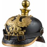 Helm für Mannschaften mit KammerstempelLederglocke mit vergoldetem Emblem, Tellerblatt mit fester