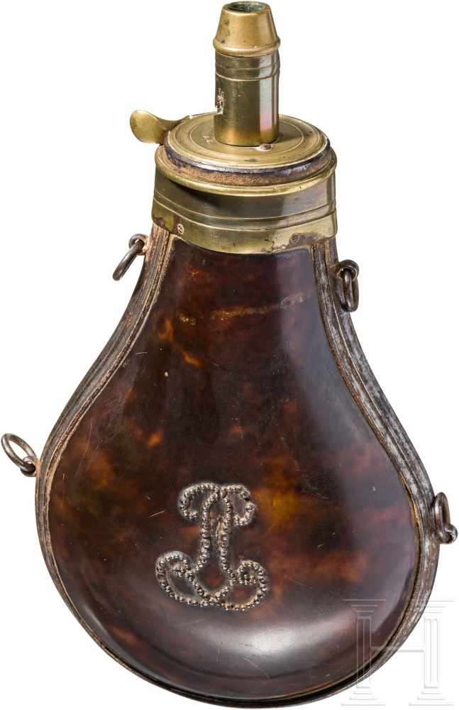 Pulverflasche aus Schildpatt, Frankreich, Ende 18. Jhdt.Tropfenförmige Flasche aus Schildpatt mit