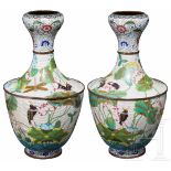 Ein Paar große Cloisonné-Vasen, China, frühes 19. Jhdt.Jeweils konischer, bauchiger Korpus aus