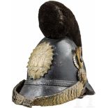 Raupenhelm M 1845/48 für MannschaftenSchwarz gelackte Lederglocke mit goldenen Beschlägen (teils