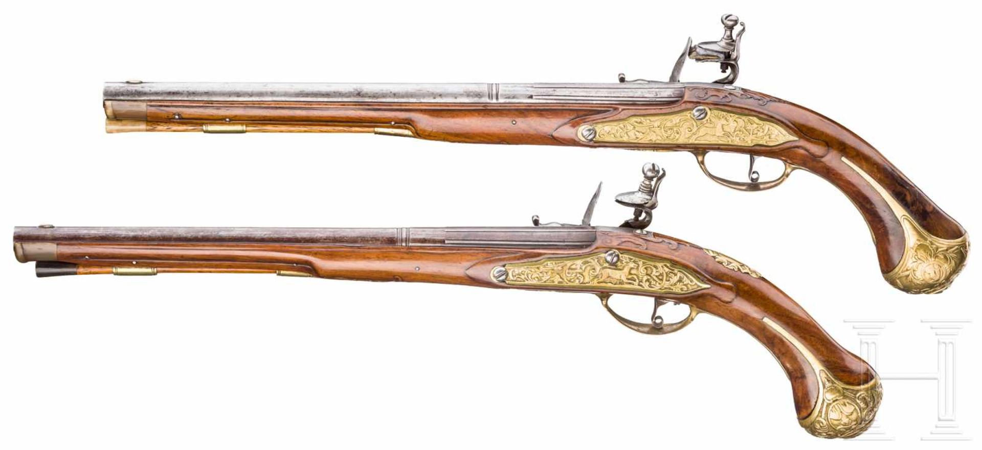 Ein Paar lange Steinschlosspistolen, deutsch, um 1710/2016-kantige, gerippte, in rund übergehende - Bild 2 aus 7