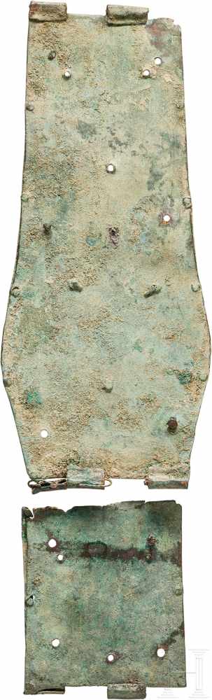 Teile einer Rossstirn (Chamfron), steirisch, 13./14. Jhdt.Feuervergoldetes Kupfer. Ursprünglich - Image 6 of 6