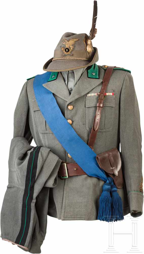 Uniformensemble für Alpini-Offiziere, um 1940Alpini-Hut für Offiziere aus grünem Wollfilz, Bund