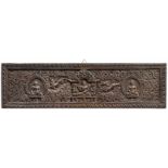 Großer, geschnitzter Buchdeckel, Tibet, Mitte 19. Jhdt.Rechteckiger Deckel aus dunklem Hartholz