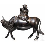 Bronzeskulptur, Wasserbüffel mit Flötenspieler, China, um 1850Vollplastisch und detailliert