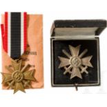 Kriegsverdienstkreuz 1939, 1. und 2. Klasse mit SchwerternDie 1. Klasse in versilberter