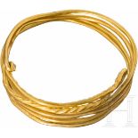 Spiralreif aus Gold, Mittlere Bronzezeit, 15. - 14. Jhdt. v. Chr.Dreifach gewundener Reif aus
