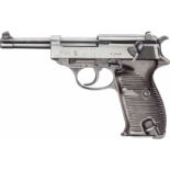 Walther P 38, Code "ac 40"Kal. 9 mm Luger, Nr. 7728b, Nummerngleich. Fast blanker Lauf.