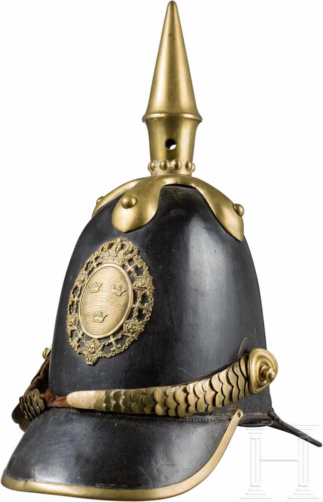 Helm M 1845 für Unteroffiziere/ Mannschaften der LinieninfanterieSchwarz lackierter Lederkorpus